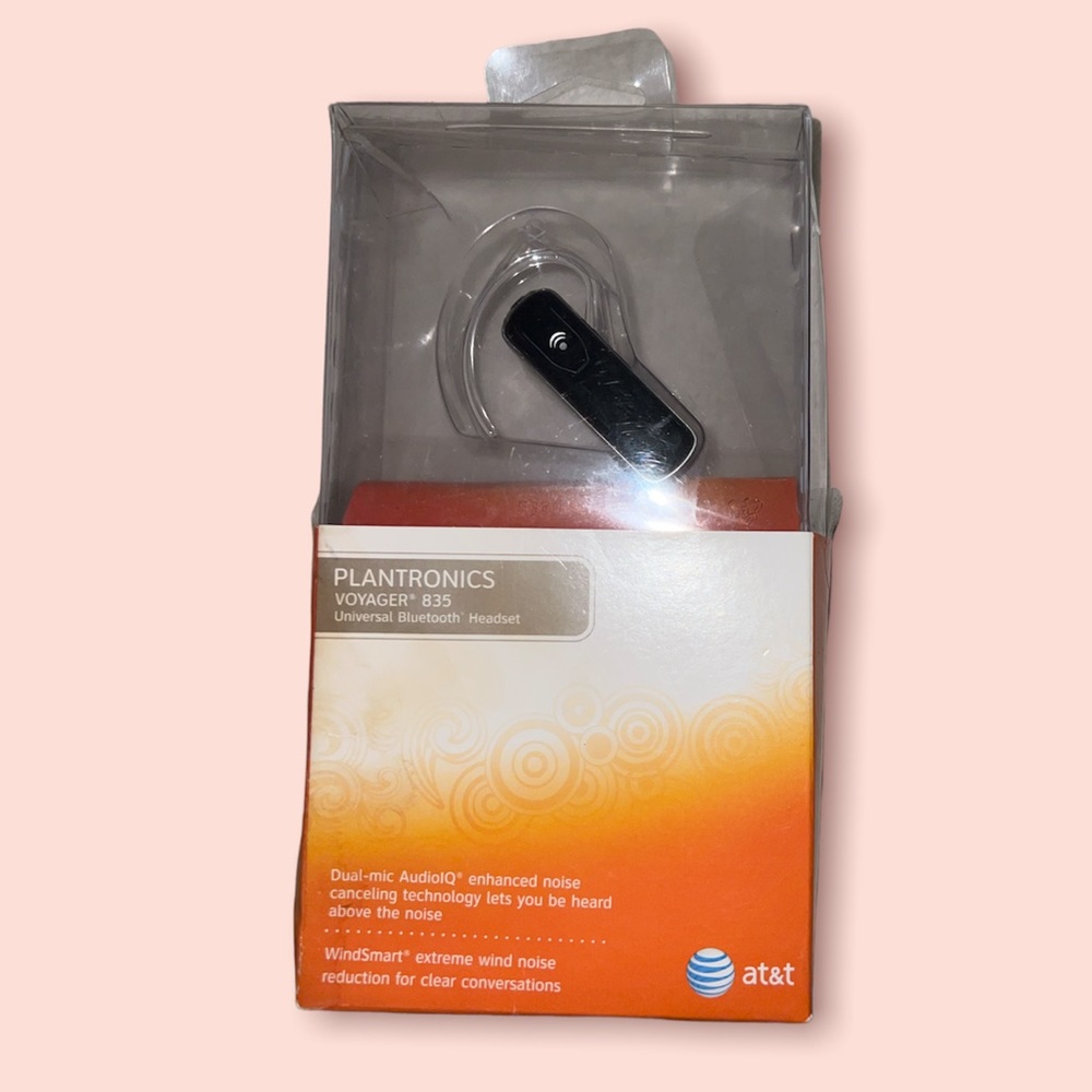 New!  Plantronics Voyager 835 Ear pods or ear piece